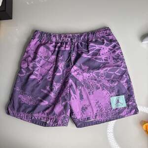 Jordan Flight Poolside Printed Shorts in Violet Shock